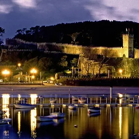 Con Piscina Y Terraza Al Lado De La Playa