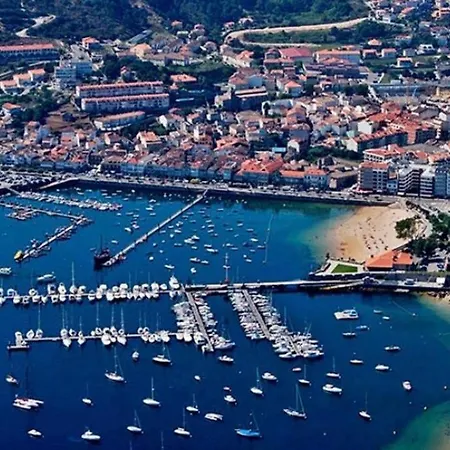 Con Piscina Y Terraza Al Lado De La Playa